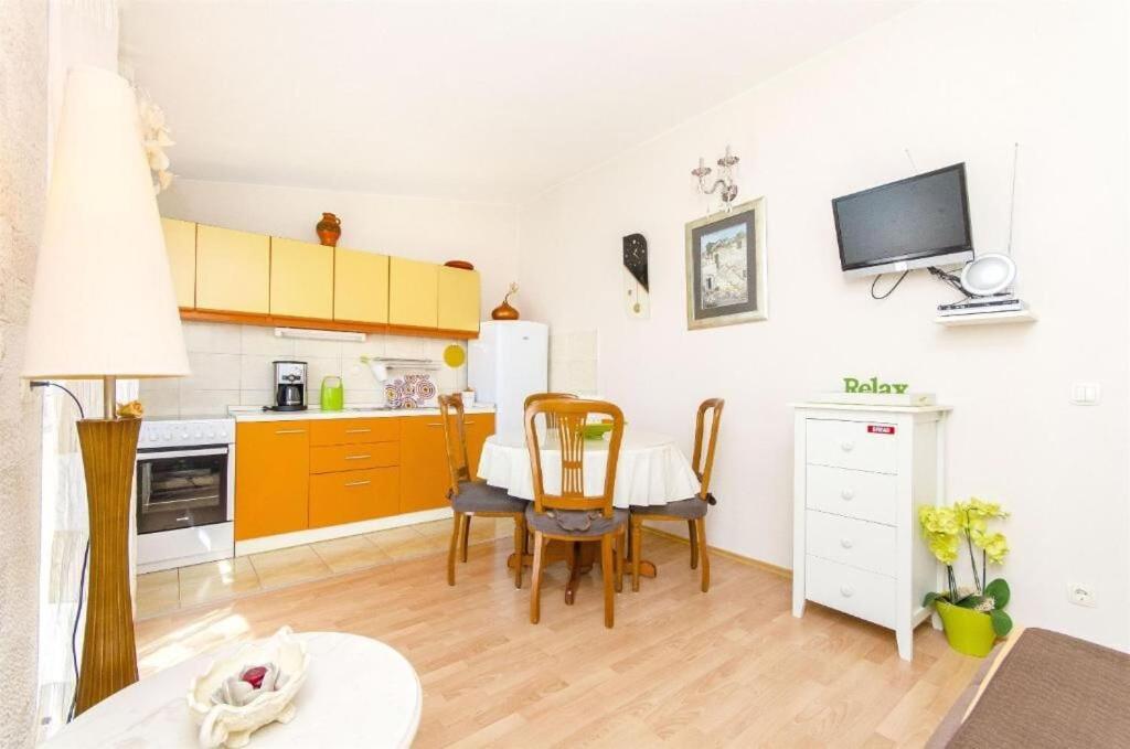 Apartments Nives Трогир Экстерьер фото