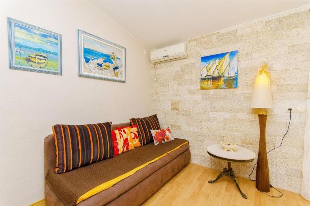Apartments Nives Трогир Экстерьер фото