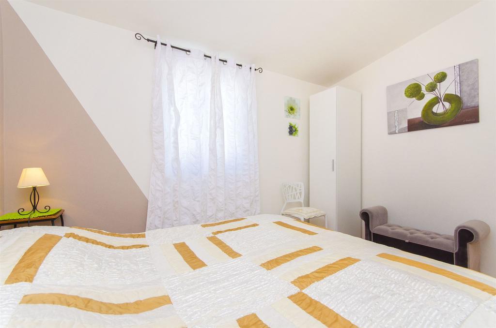 Apartments Nives Трогир Экстерьер фото